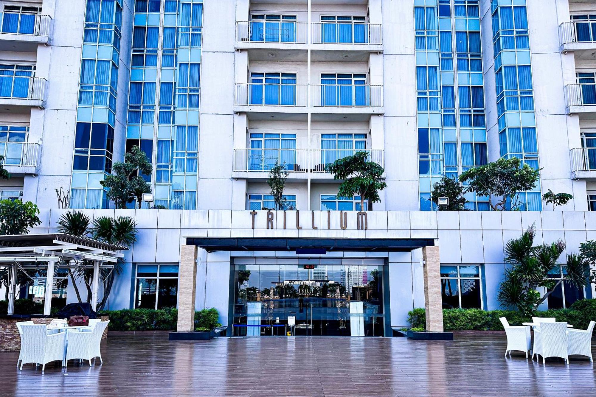 Trillium Apartment - Cozy And Bright Downtown Surabaya By Le Ciel Hospitality Extérieur photo