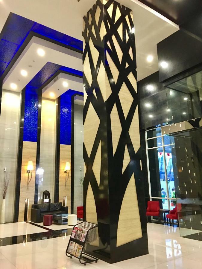 Trillium Apartment - Cozy And Bright Downtown Surabaya By Le Ciel Hospitality Extérieur photo
